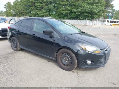 1FAHP3F24CL****** 2012 Ford Focus