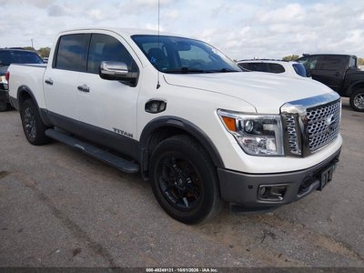 1N6AA1E59HN****** 2017 Nissan Titan
