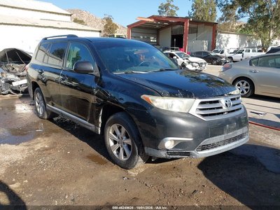 5TDZK3EH6CS****** 2012 Toyota Highlander