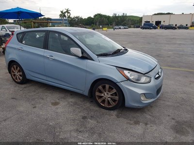 KMHCU5AE0DU****** 2013 Hyundai Accent