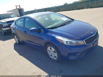 3KPFK4A73JE****** 2018 Kia Forte