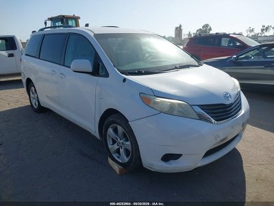 5TDKK3DC9BS****** 2011 Toyota Sienna