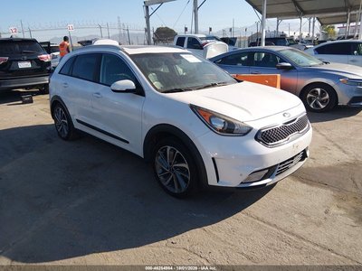 KNDCE3LC9H5****** 2017 Kia Niro