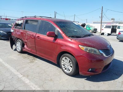 5TDYK3DC3BS****** 2011 Toyota Sienna