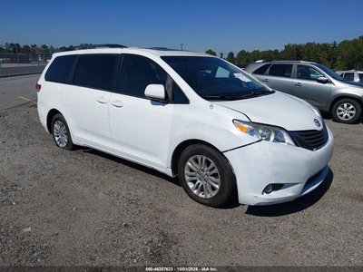 5TDYK3DC1BS****** 2011 Toyota Sienna