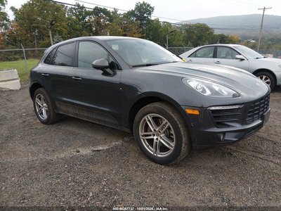 WP1AA2A58JL****** 2018 Porsche Macan