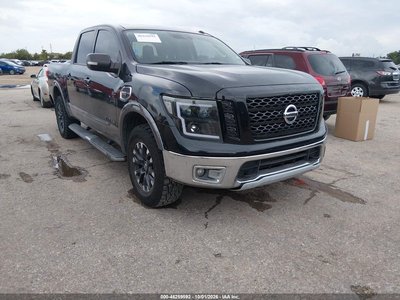 1N6AA1E56HN****** 2017 Nissan Titan
