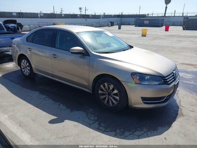 1VWAT7A35FC****** 2015 Volkswagen Passat