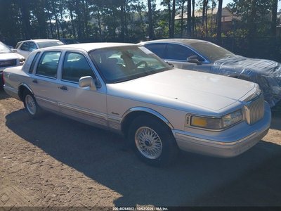 1LNLM82W2VY****** 1997 Lincoln Town Car