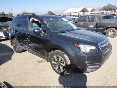 JF2SJARC4JH****** 2018 Subaru Forester
