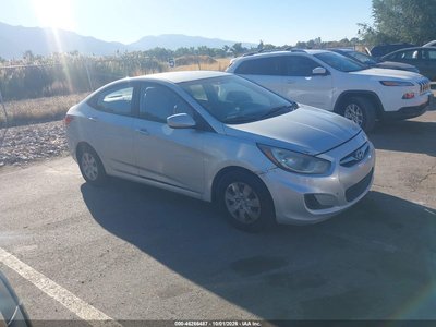 KMHCT4AE9DU****** 2013 Hyundai Accent