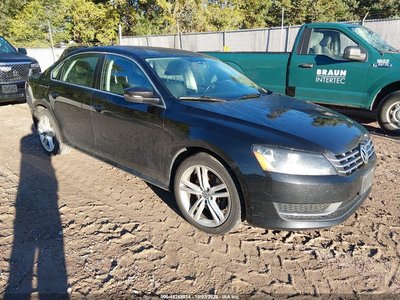 1VWBV7A30FC****** 2015 Volkswagen Passat