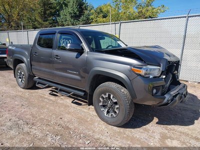 3TMCZ5AN0HM****** 2017 Toyota Tacoma