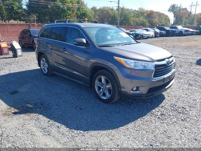 5TDDKRFH5FS****** 2015 Toyota Highlander