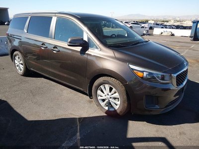 KNDMB5C13H6****** 2017 Kia Sedona