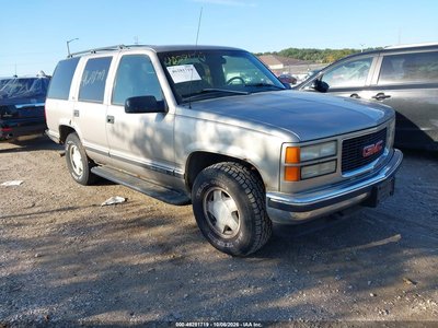 1GKEK13RXWJ****** 1998 GMC Yukon