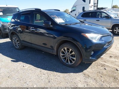 JTMDFREV9JD****** 2018 Toyota RAV4
