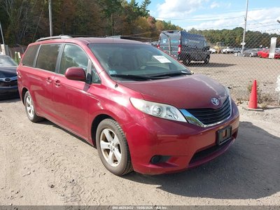 5TDKK3DC4CS****** 2012 Toyota Sienna