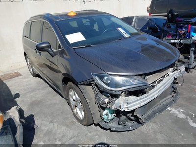 2C4RC1BG2LR****** 2020 Chrysler Pacifica