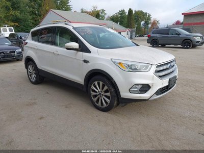 1FMCU9JDXHU****** 2017 Ford Escape