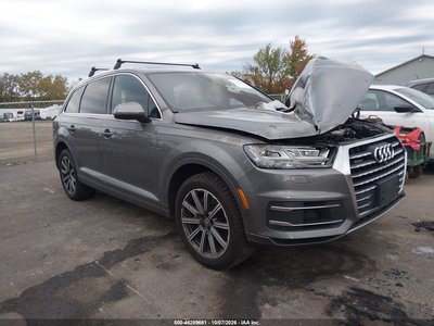 WA1LAAF70HD****** 2017 Audi Q7