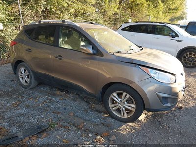KM8JUCAC1CU****** 2012 Hyundai Tucson