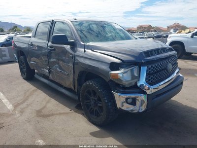 5TFEY5F12JX****** 2018 Toyota Tundra