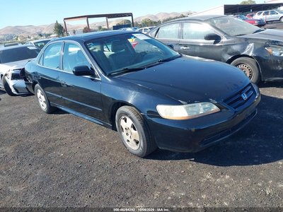 1HGCG16512A****** 2002 Honda Accord