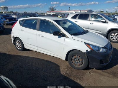 KMHCT5AE5EU****** 2014 Hyundai Accent
