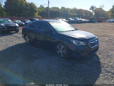 4S3BNAA64J3****** 2018 Subaru Legacy