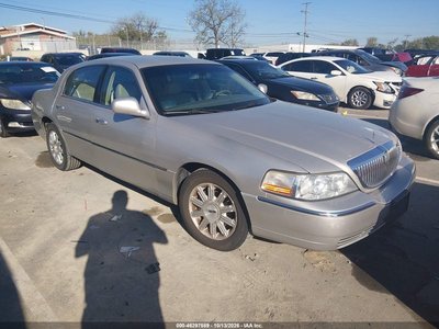 2LNHM82V39X****** 2009 Lincoln Town Car
