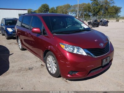 5TDJK3DC6DS****** 2013 Toyota Sienna