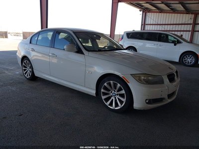 WBAPH5C52BA****** 2011 BMW 3 Series