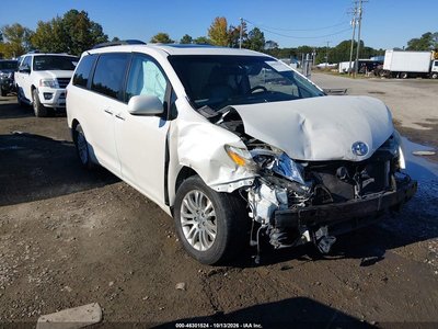 5TDYZ3DC6HS****** 2017 Toyota Sienna