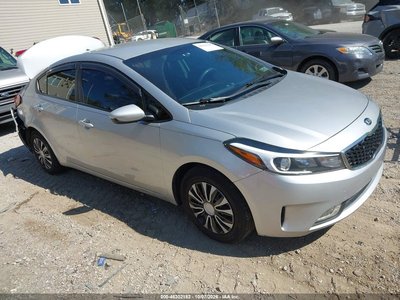 3KPFK4A72JE****** 2018 Kia Forte