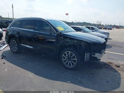 WA1AAAF78HD****** 2017 Audi Q7