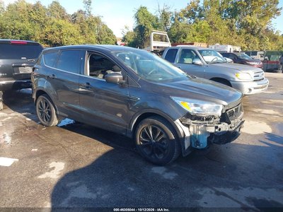 1FMCU9GD2KU****** 2019 Ford Escape