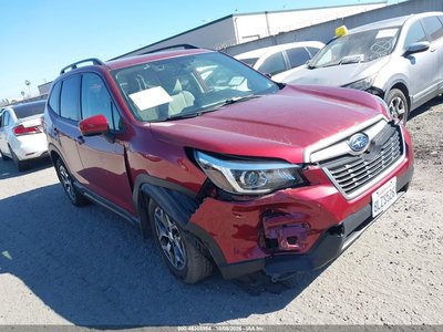 JF2SKAEC8KH****** 2019 Subaru Forester