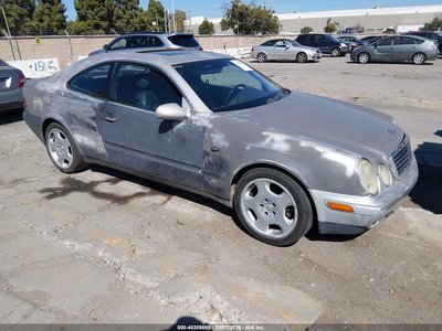 WDBLJ65G2XF****** 1999 Mercedes-Benz Clk 320