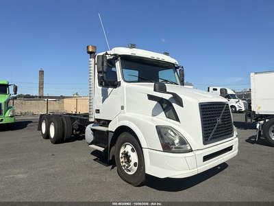 4V5NC9DG5HN****** 2017 Volvo VNL