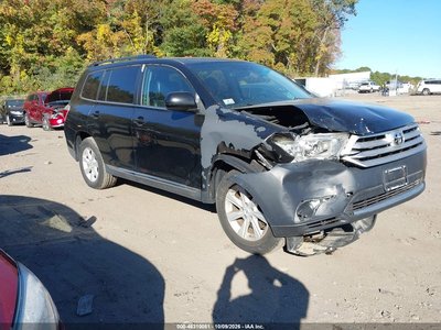 5TDBK3EH5CS****** 2012 Toyota Highlander