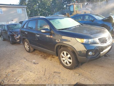 5XYKT3A63DG****** 2013 Kia Sorento