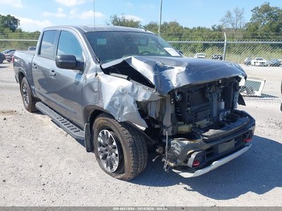1N6AA1ED8MN****** 2021 Nissan Titan