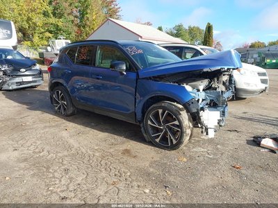 YV4162UM9M2****** 2021 Volvo XC40