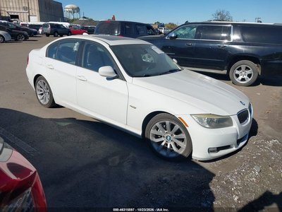WBAPK7C54BA****** 2011 BMW 3 Series
