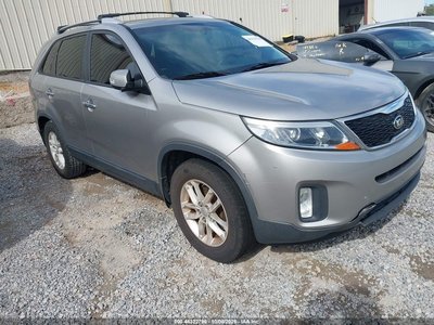 5XYKT4A75EG****** 2014 Kia Sorento