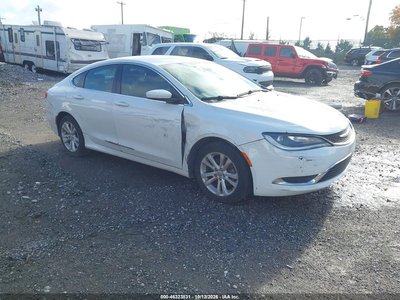 1C3CCCAB6FN****** 2015 Chrysler 200