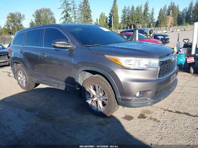 5TDBKRFH4FS****** 2015 Toyota Highlander
