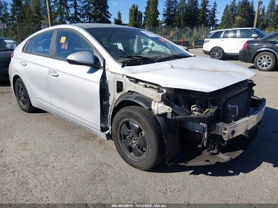 KMHC65LC8HU****** 2017 Hyundai Ioniq Hybrid
