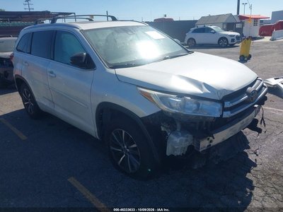 5TDKZRFH3JS****** 2018 Toyota Highlander